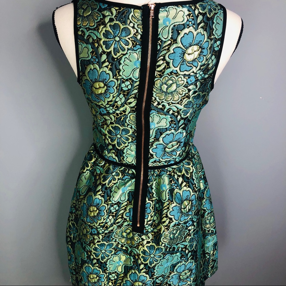 Metallic sleeveless dress size XS - Picture 6 of 8